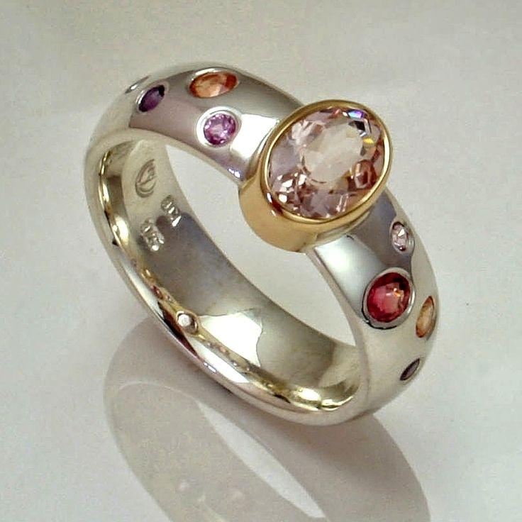 Anello vintage in argento con zirconi rosa