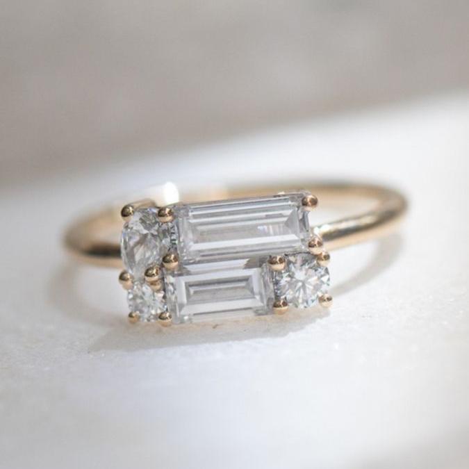 Anello d'oro bianco doppio vetro vintage