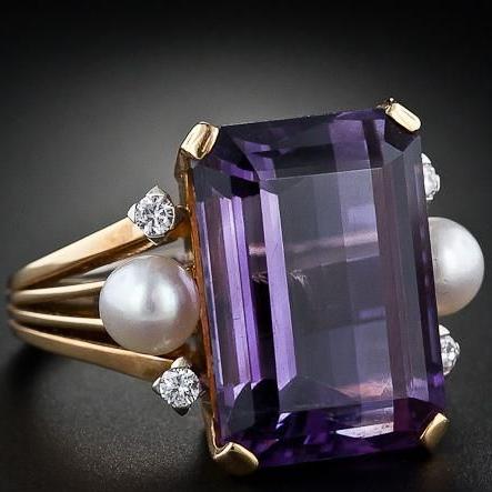 Anello d'oro con perle di vetro viola vintage