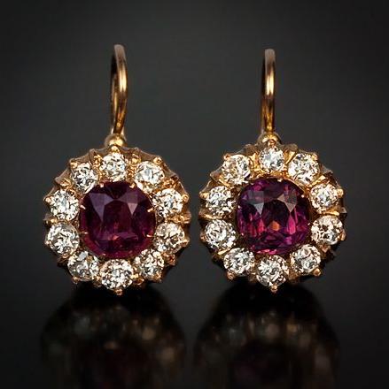 Orecchini vintage arrotondati di colore rosso vivo