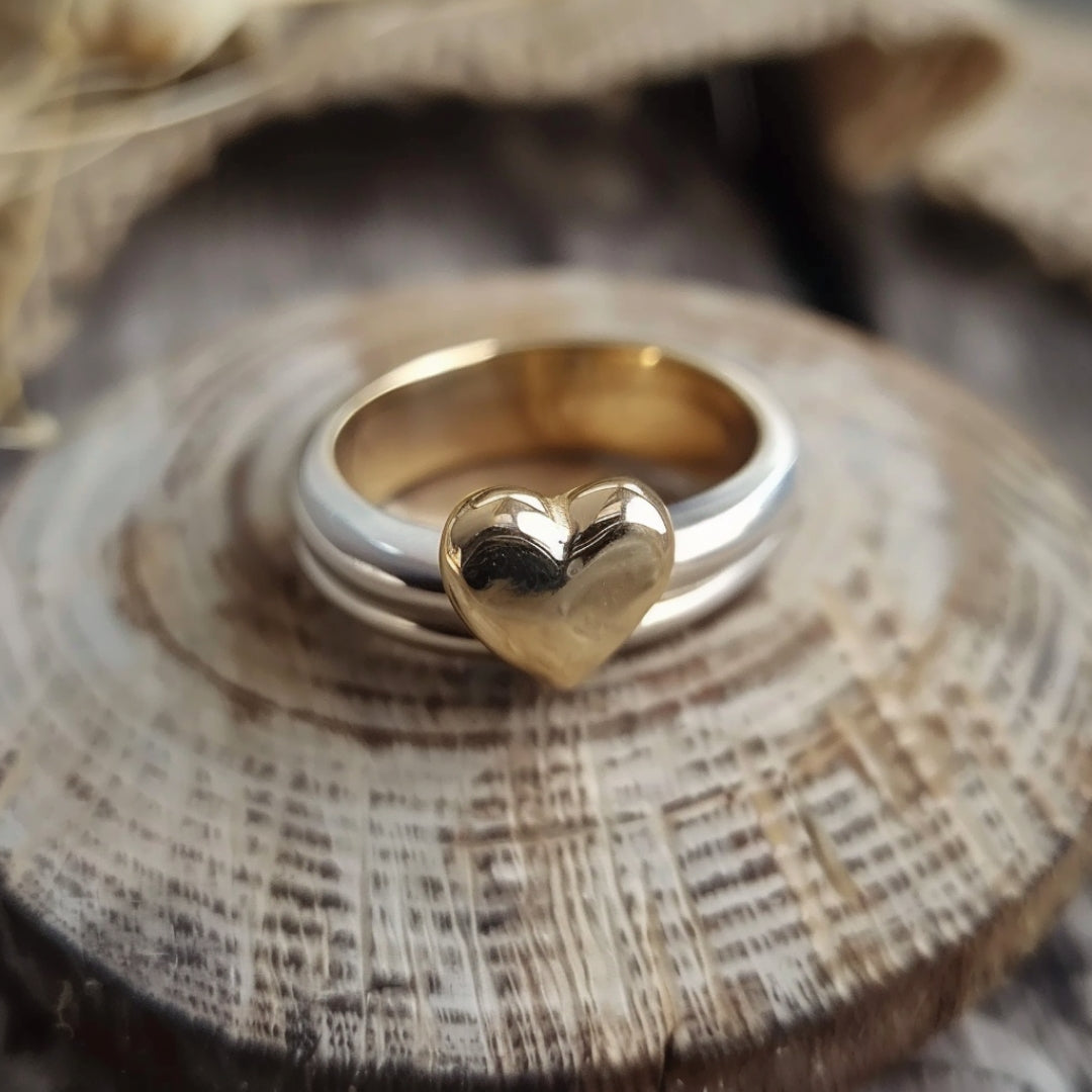Anello d'argento con cuore d'oro