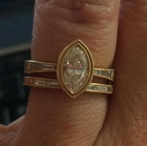 Set di anelli d'oro con zirconia ovale vintage