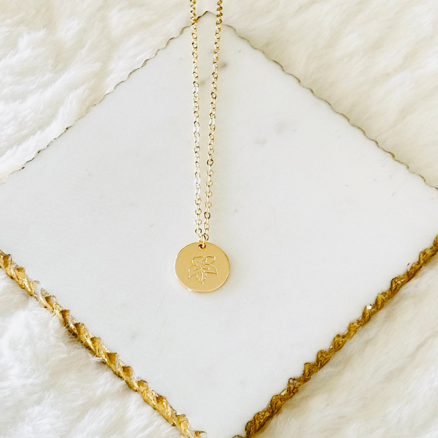 Collana con fiori di nascita