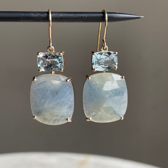 Orecchini vintage in vetro blu bianco con zirconi