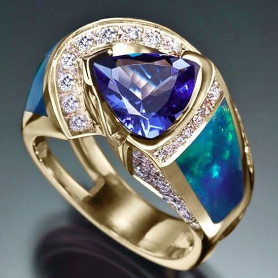Anello di cristallo blu oceano vintage