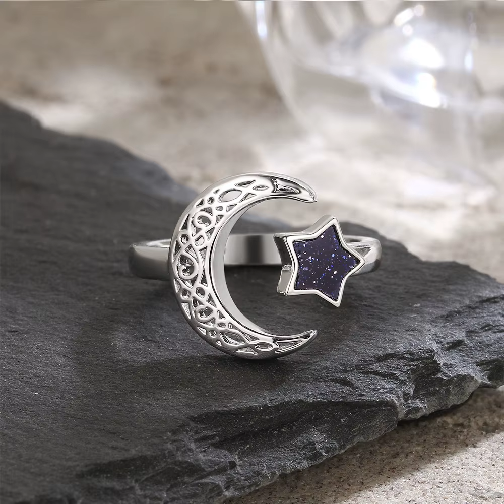Anello d'argento vintage regolabile con luna e stella