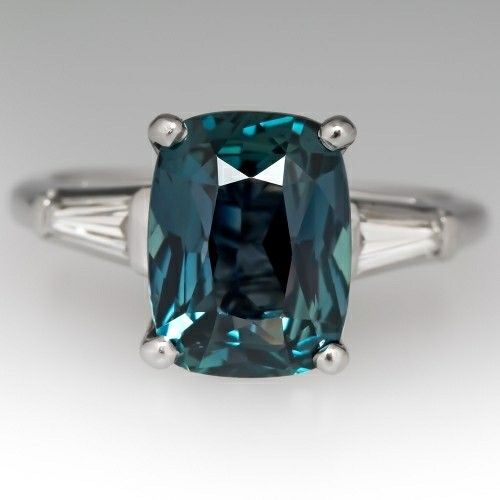 Anello d'argento vintage con zircone blu verdastro