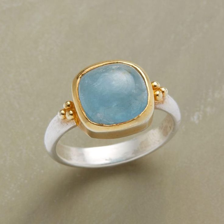 Anello vintage in oro e argento con pietre blu