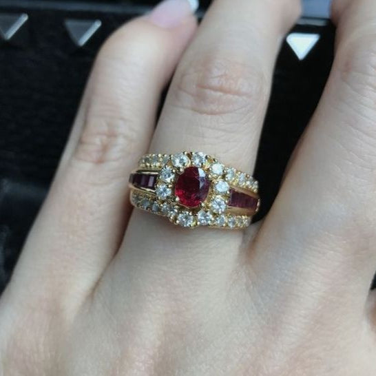 Anello elegante vintage con zirconi rossi