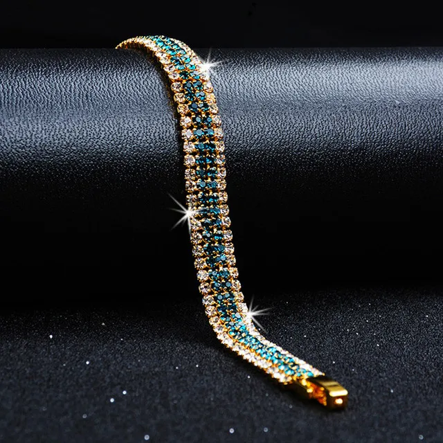 Elegante bracciale verde scintillante