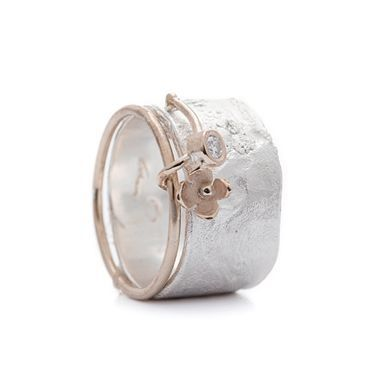 Anello a fiore d'argento rosa vintage