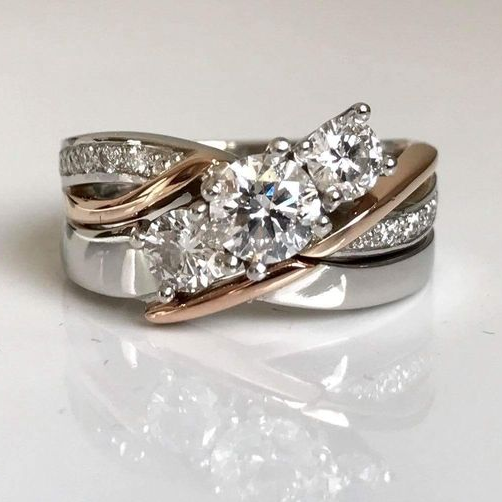 Anello con zirconi Vintage Treasures