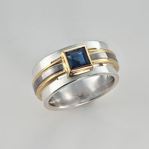 Anello vintage in oro e argento con cristalli intarsiati blu