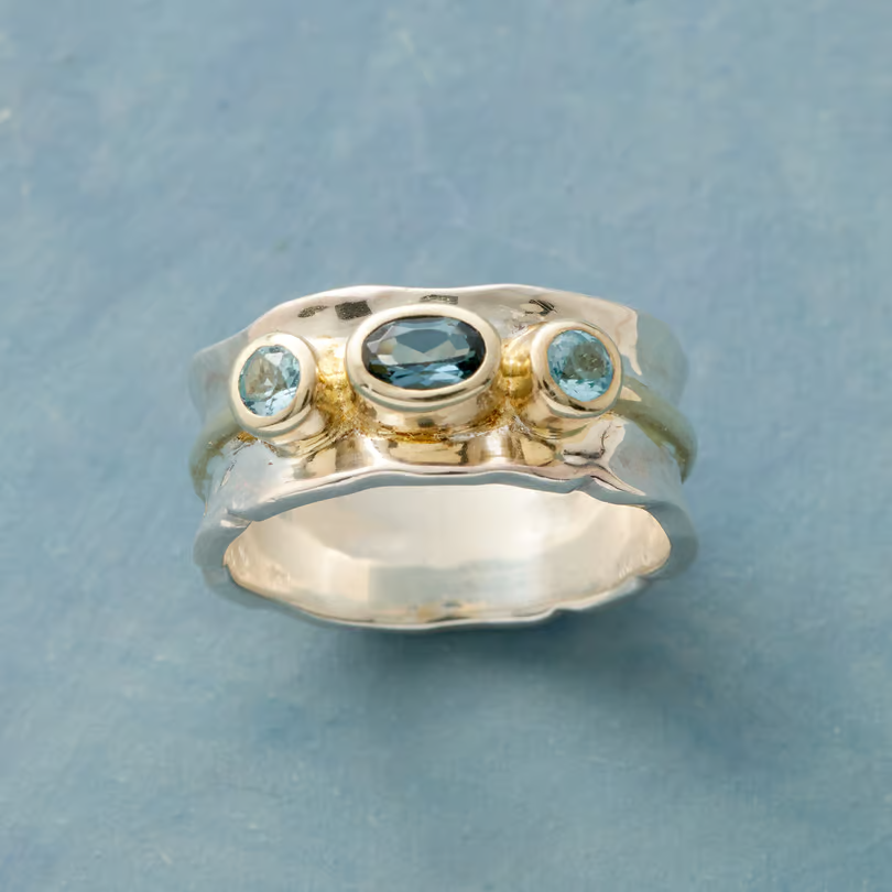 Anello vintage con pietre intarsiate blu in oro e argento