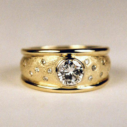 Anello d'oro e di cristallo d'epoca