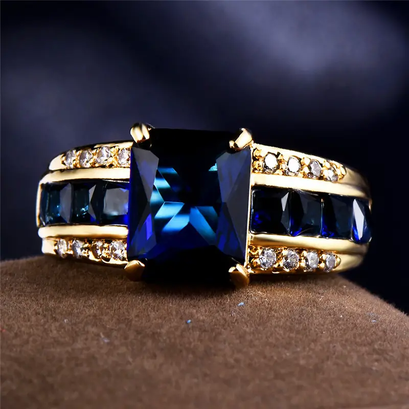 Anello vintage in oro e zirconi blu