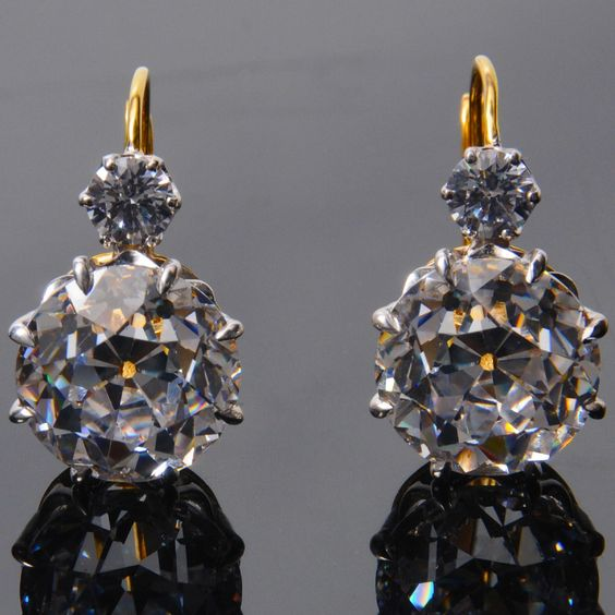 Orecchini tondi in vetro scuro vintage