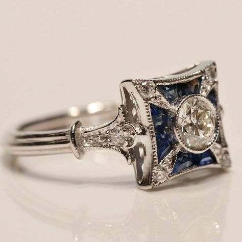 Anello quadrato vintage con zirconi blu