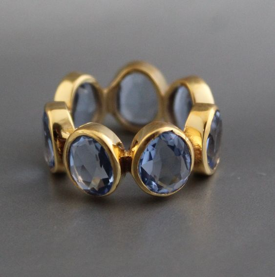 Anello d'oro in vetro blu vintage