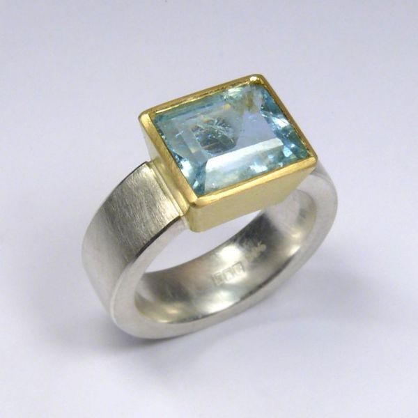 Anello vintage quadrato blu in oro e argento