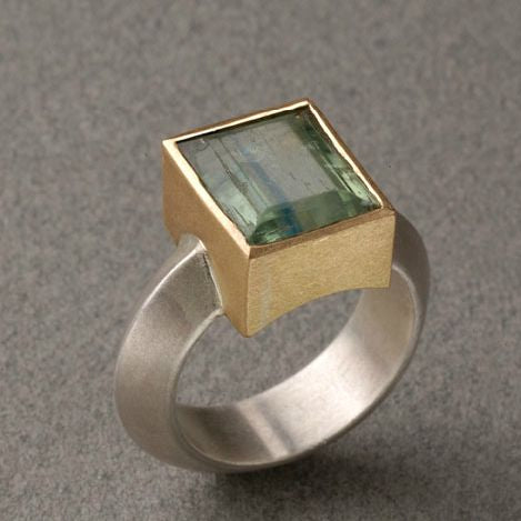 Anello vintage quadrato verde in oro e argento