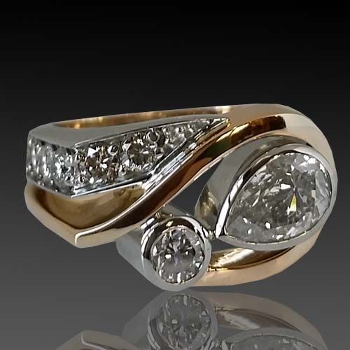 Anello vintage con zirconi irregolari in oro e argento