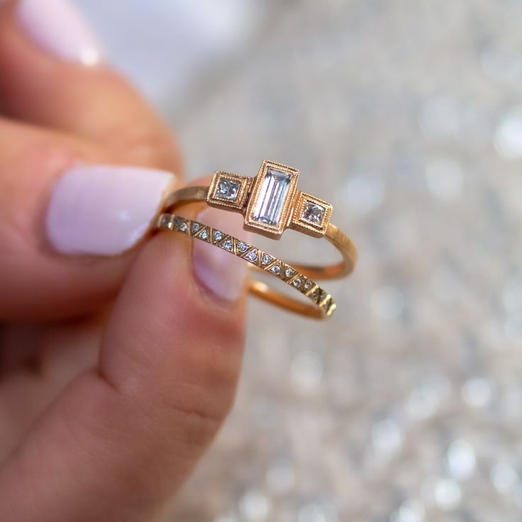 Set di anelli vintage con zirconi rosa