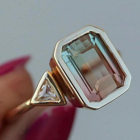 Anello vintage con zirconi colorati e sbiaditi
