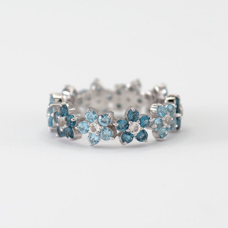 Anello d'argento vintage con margherita blu