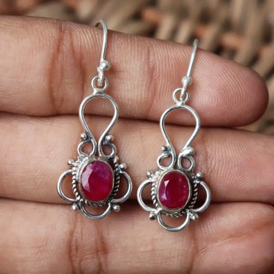 Orecchini d'argento con pietra di granato d'epoca