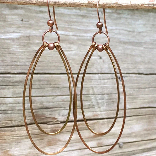 Orecchini a cerchio in bronzo vintage