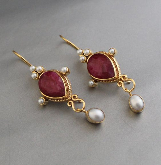 Orecchini vintage con perle e rubini