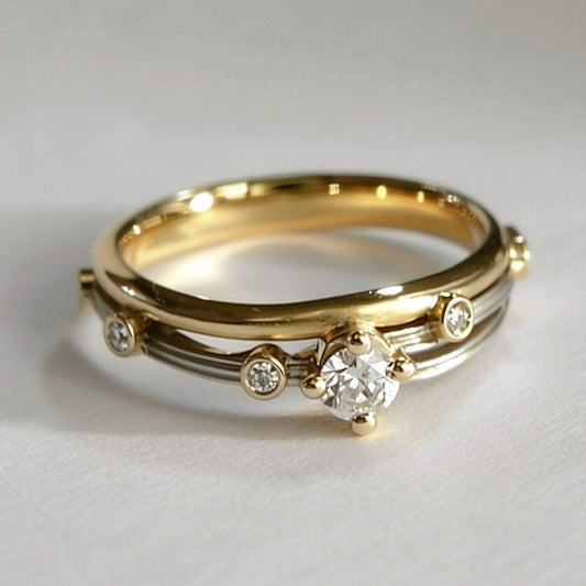 Elegante anello d'oro a strati