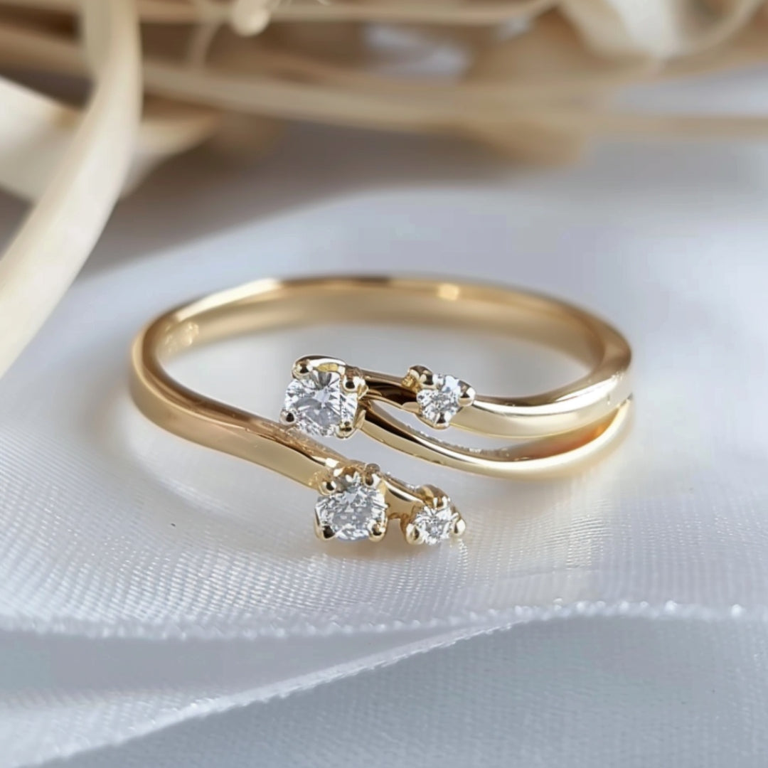 Anello con zirconi aperti dorati