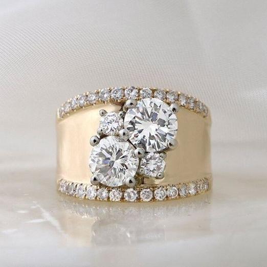 Anello vintage con zirconi brillanti dorati