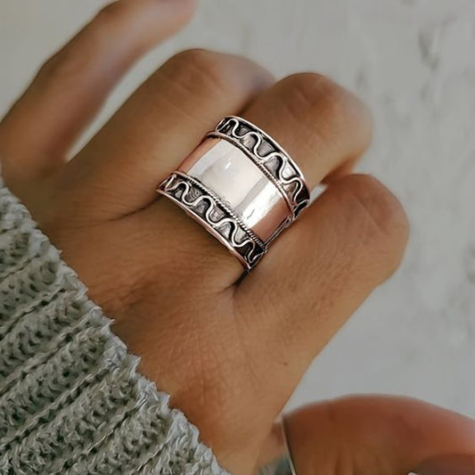 Anello di forma argentata d'epoca