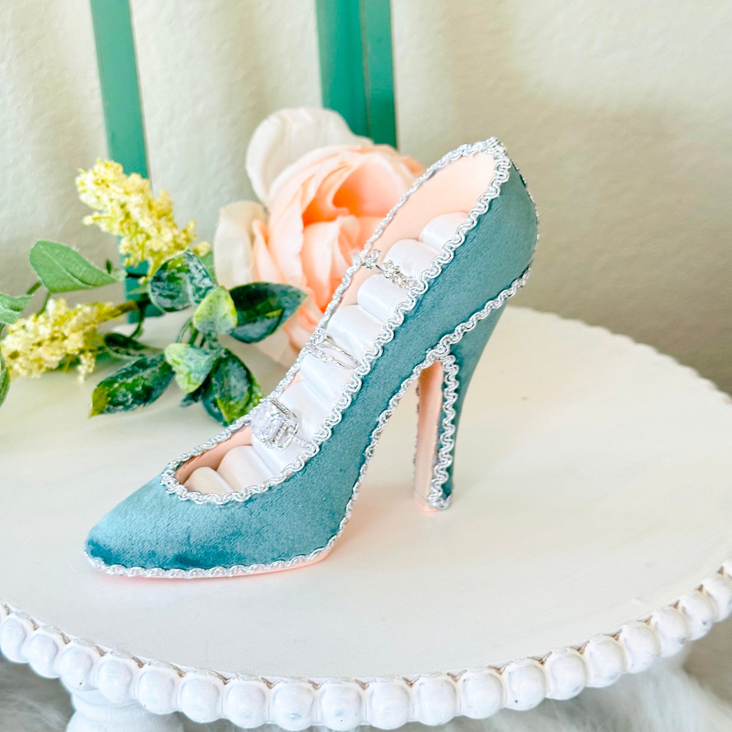 Porta anelli a spillo in velluto