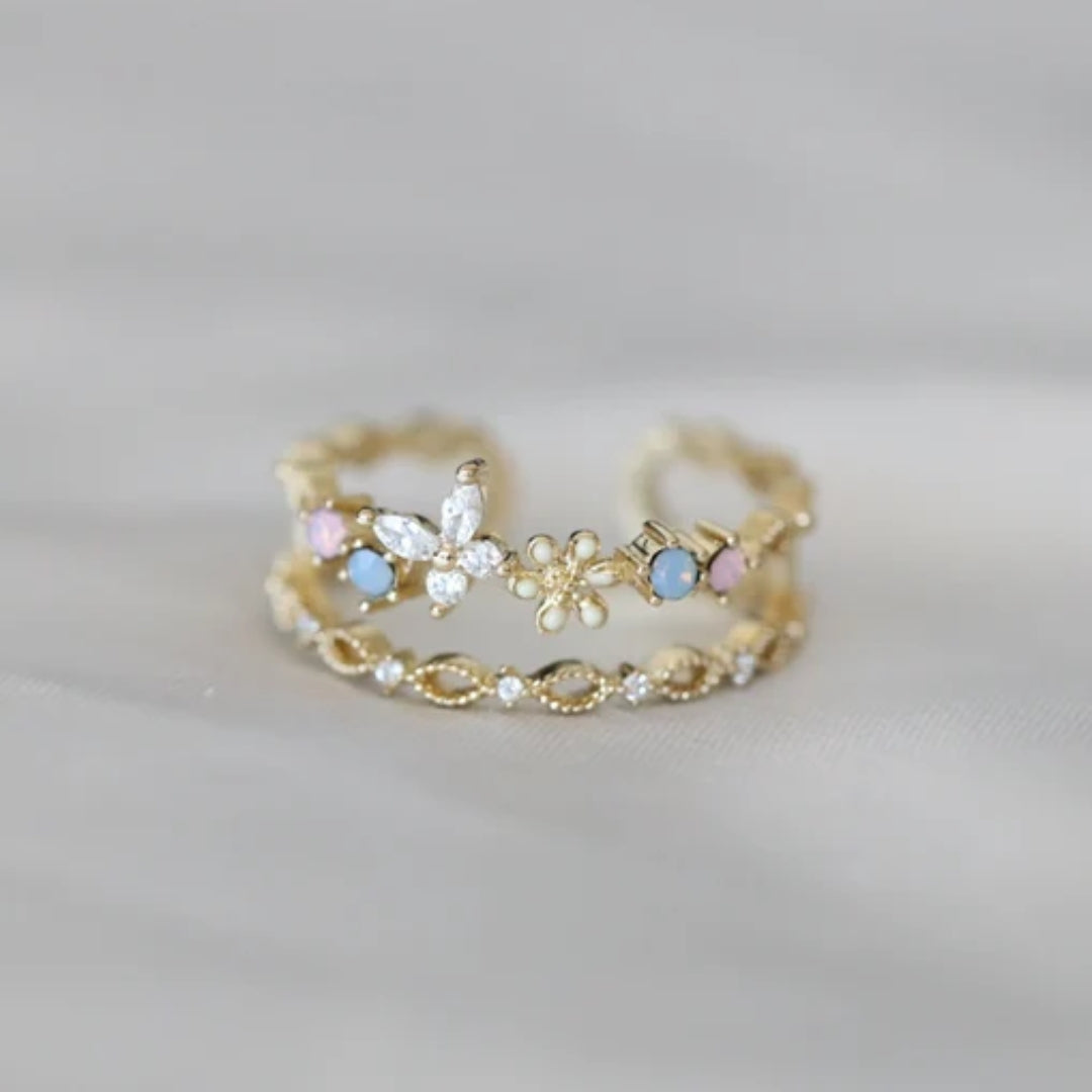 Anello d'oro con fiore d'epoca