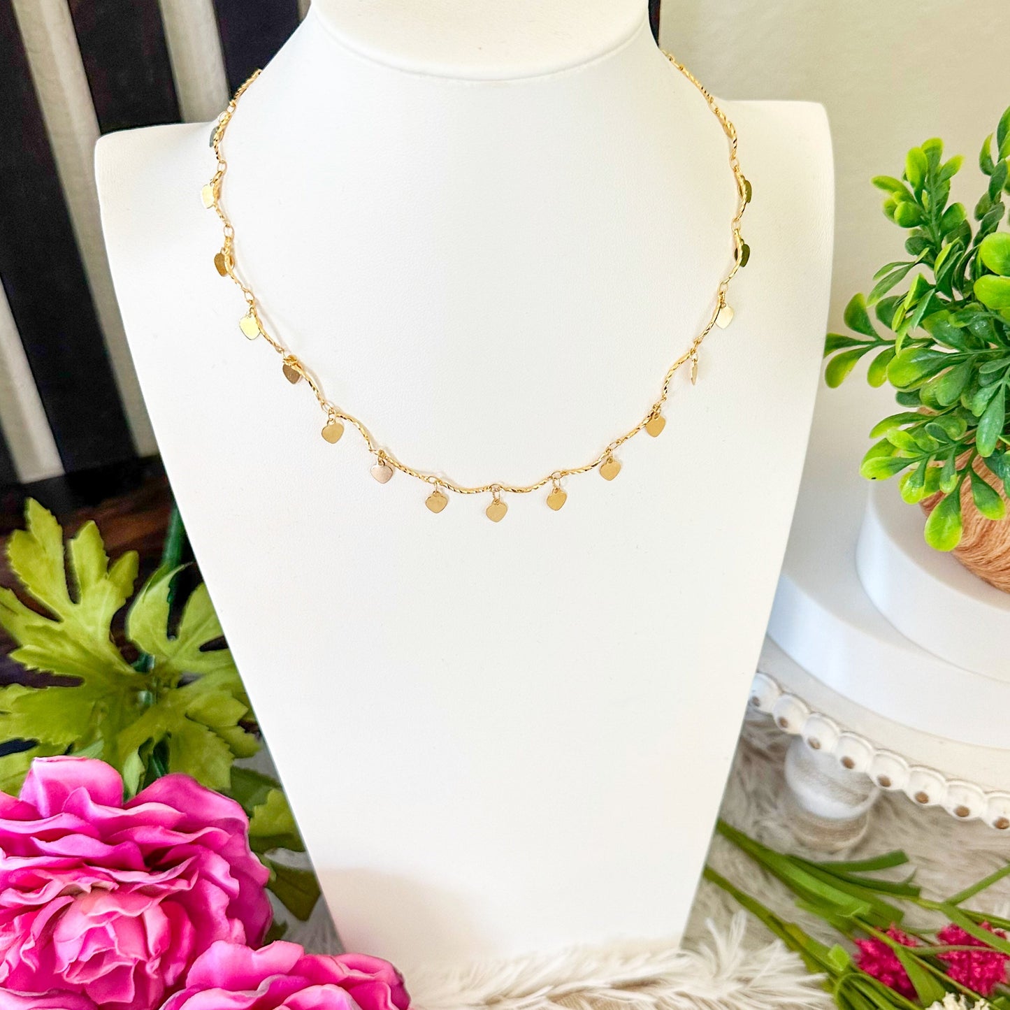 Melita - Collana girocollo con cuore pendente