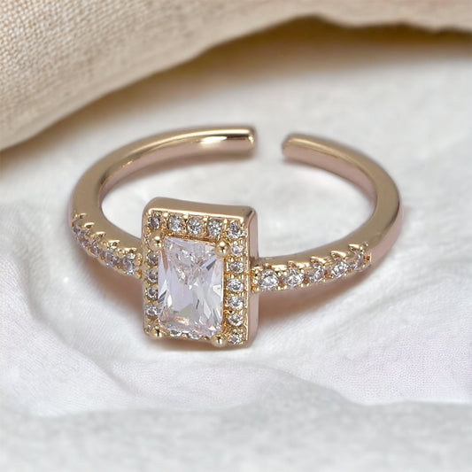 Anello con taglio a principessa