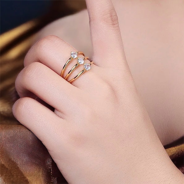 Anello Ciara con tripla CZ - Oro o argento