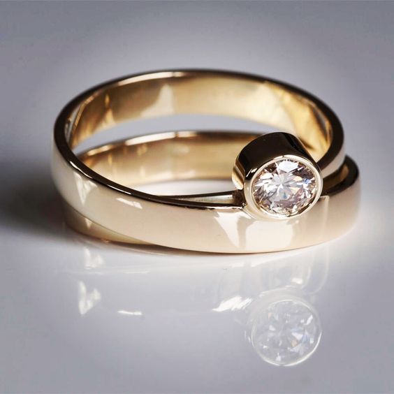 Set di anelli in oro fino vintage con zirconi