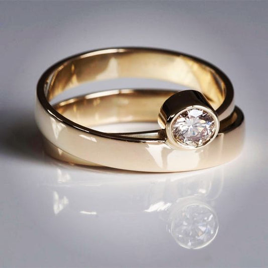 Set di anelli in oro fino vintage con zirconi