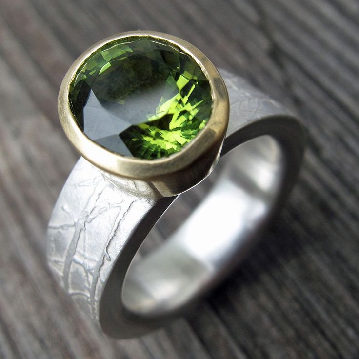 Anello d'argento in vetro lucido d'oliva d'epoca