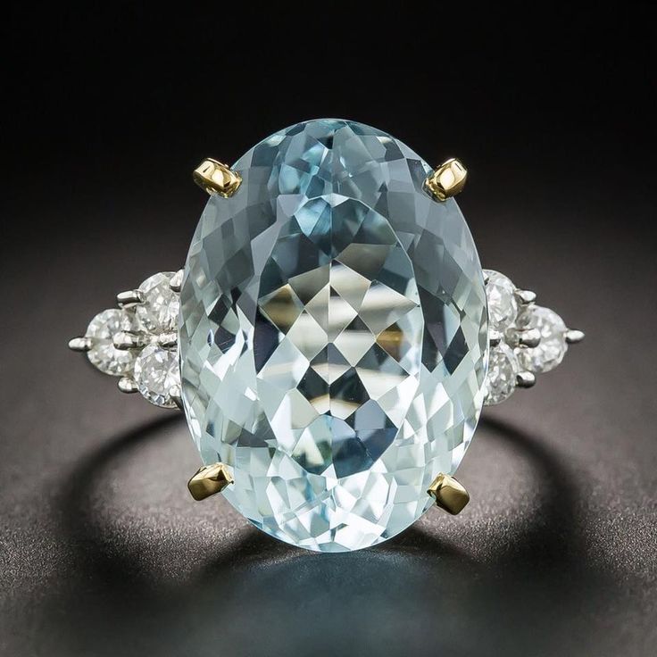 Anello di vetro blu arrotondato d'epoca