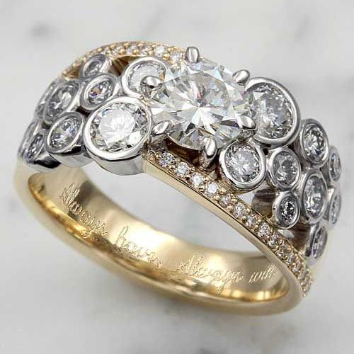 Anello d'oro vintage con zirconi brillanti