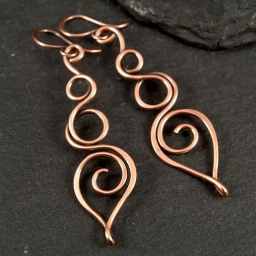 Orecchini pendenti in bronzo vintage