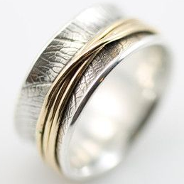 Anello d'argento vintage con linea sottile d'oro