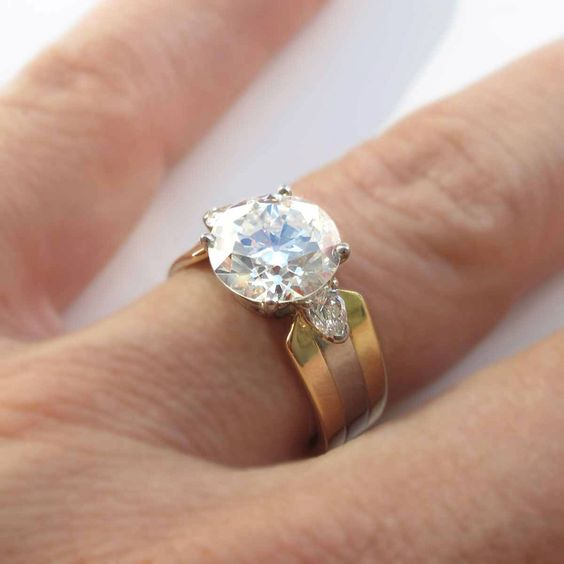 Anello d'oro in vetro vintage