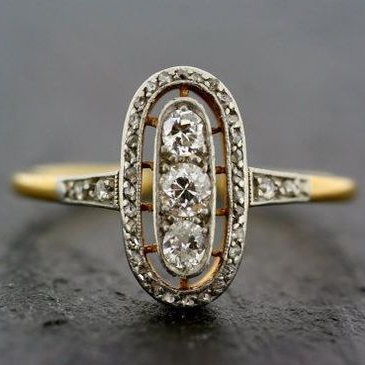 Anello d'oro in vetro lucido vintage